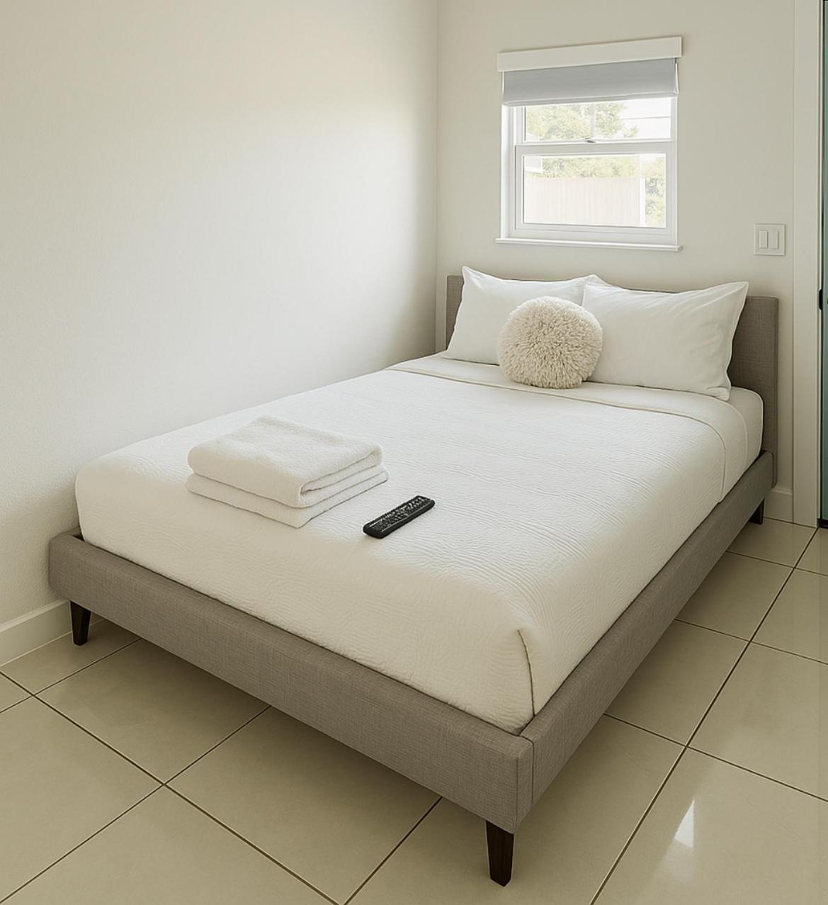 Modern Home - Termpurpedic Queen Bed, Laundry, Free Parkging, Ev Tesla Голлівуд Екстер'єр фото